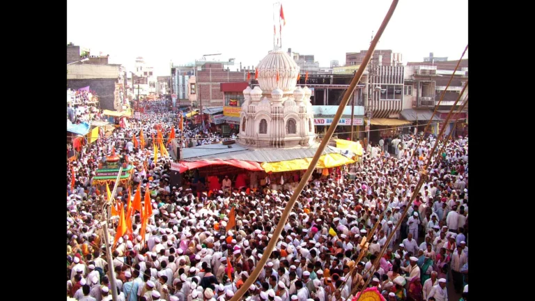 Pandharpur-has-drawn-leaders-of-varying-hues-regar_1687887597130