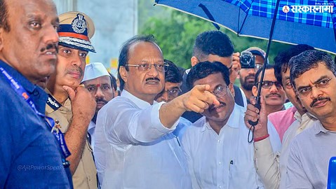 sarkarnama_2025-07-26_gfsyf7te_jit-Pawar-seen-interacting-with-locals-during-his-unexpected-early-morning-visit-to-Hinjawadi_