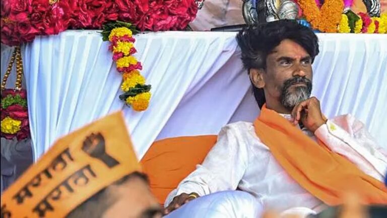 freepressjournal-marathi_2025-08-31_4rfm1zw1_Activist-Manoj-Jarange-Patil-during-his-indefinite1756544220230