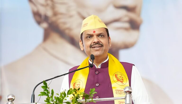 freepressjournal-marathi_2025-09-08_jyuibxa4_fadanvis-assures-obc-reservation-safe