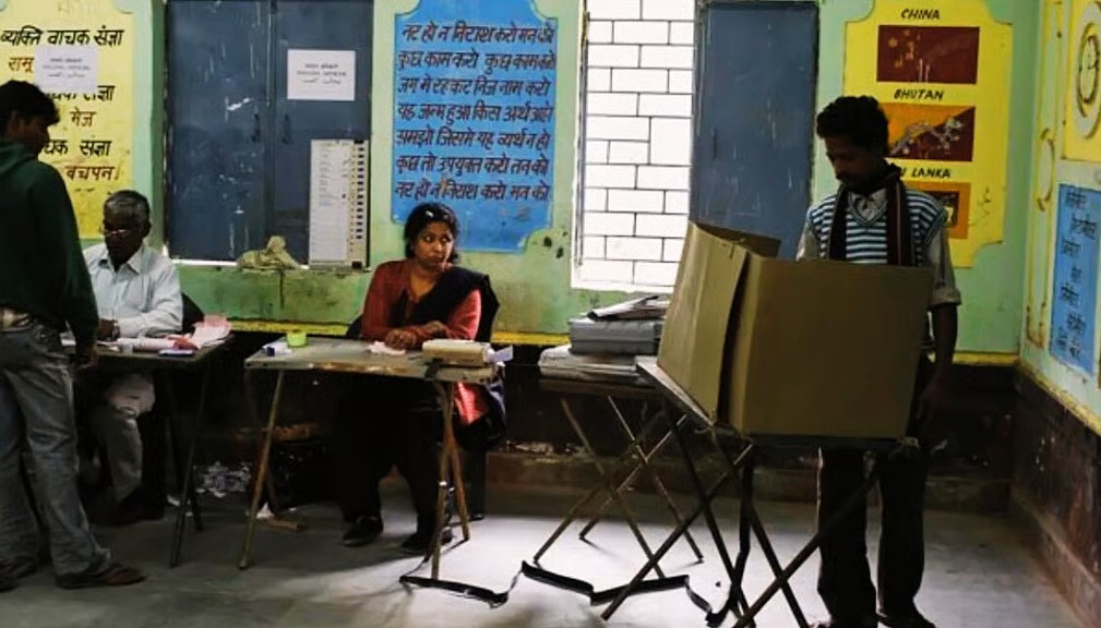 freepressjournal-marathi_2025-09-23_8ojzxpy0_polling-booth