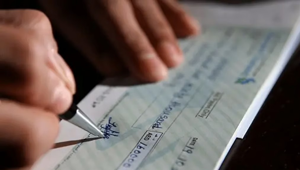 freepressjournal-marathi_2025-10-04_95s2n3yx_cheque-clearing