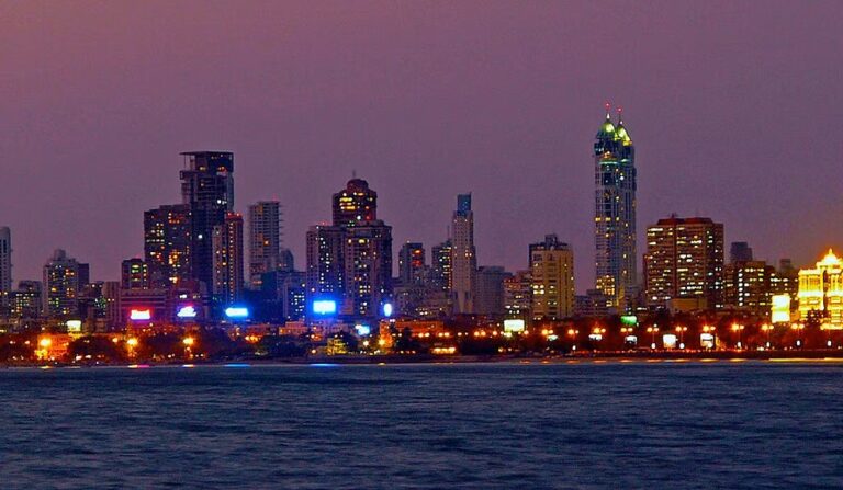 freepressjournal-marathi_2025-11-06_7gu65jkp_MumbaiSkylineatNight