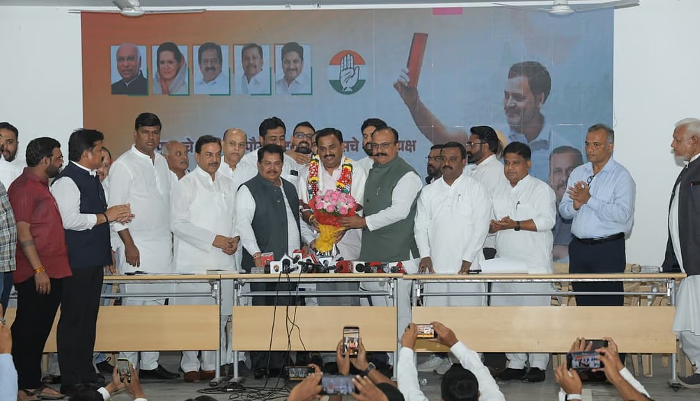 freepressjournal-marathi_2025-12-27_12ba4cri_prashant-jagtap-joins-congress-ncp-setback-pune